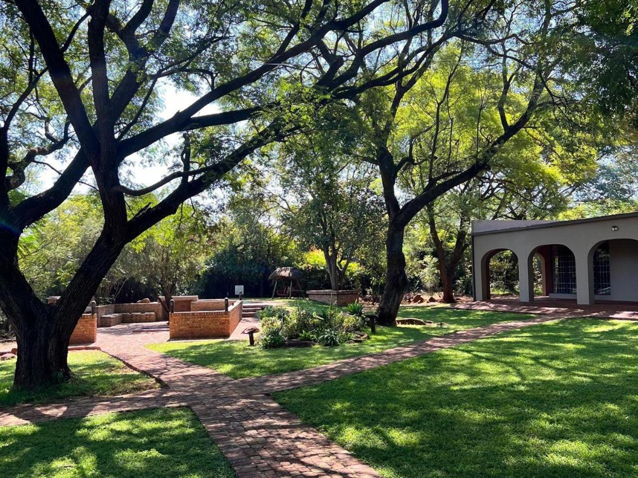Featherwood Farm & Nyala Lodge Rayton Exterior photo